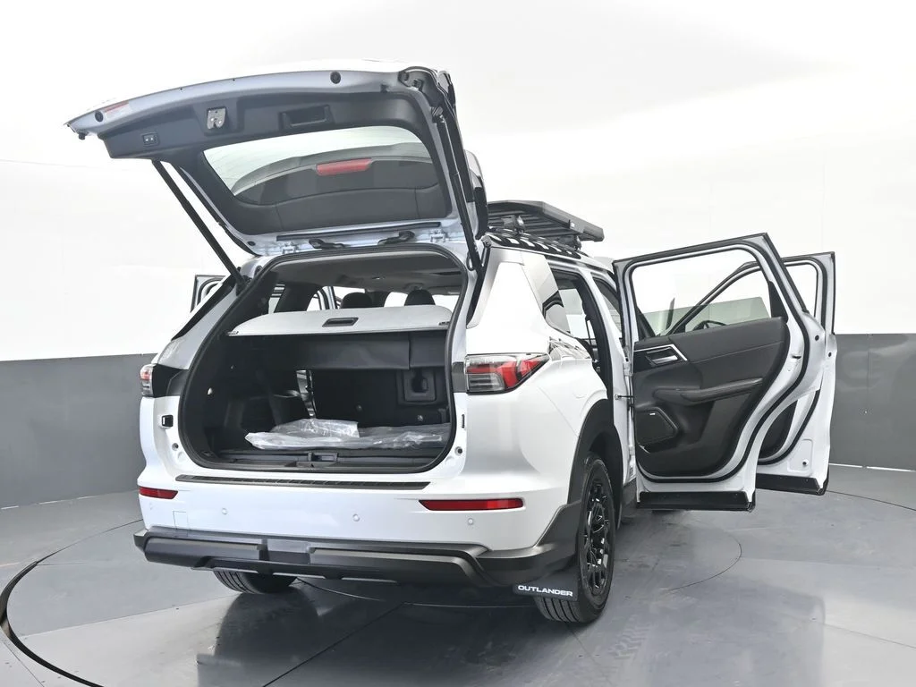 New 2026 White / Black Mitsubishi Trail Edition image 79
