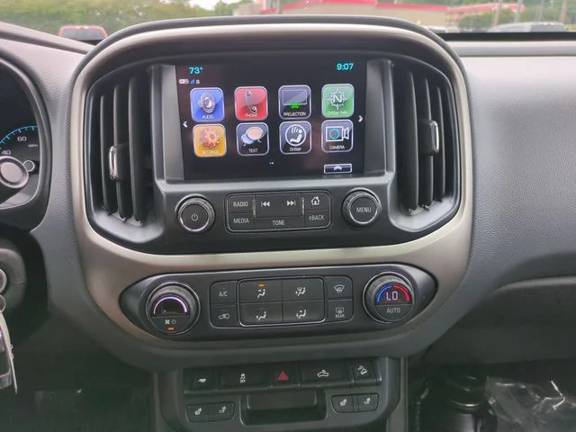 Used 2018 Black Chevrolet Z71 image 20