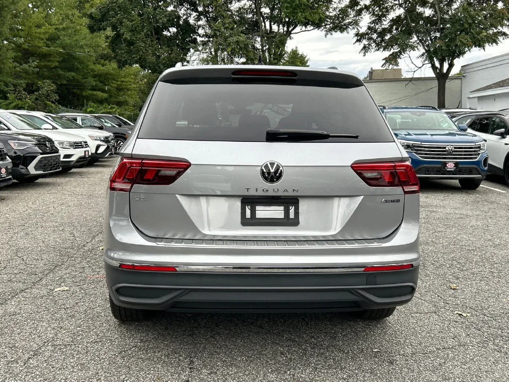 Used 2024 Silver Volkswagen 2.0T SE image 3