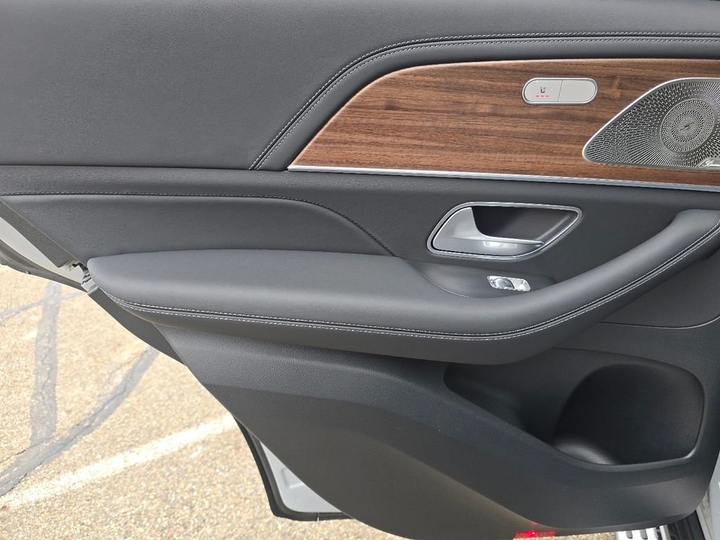 New 2026 MANUFAKTUR Alpine Grey Mercedes-Benz GLE 63 S AMG® image 27