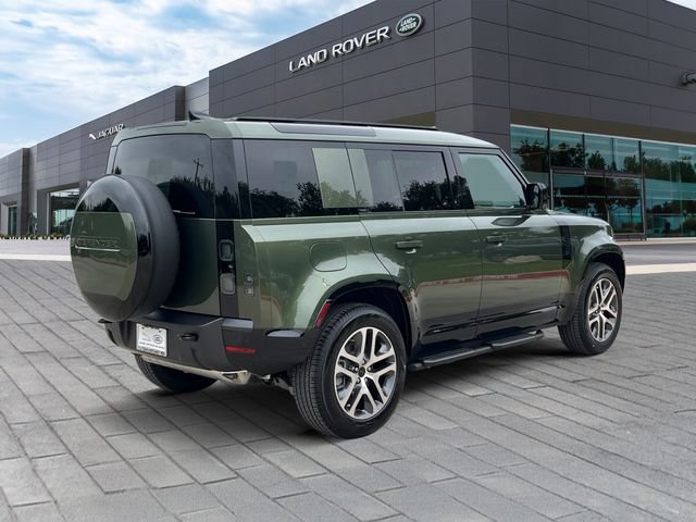 New 2026 Woolstone Green Land Rover X-Dynamic SE image 5