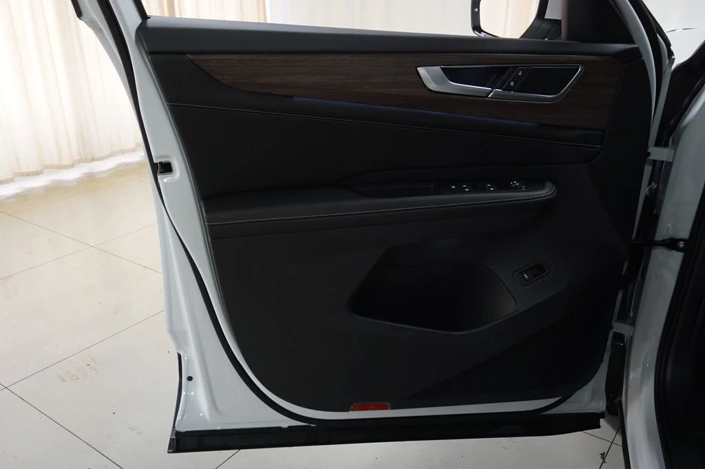 New 2026 Opal White Volkswagen 2.0T SEL image 27