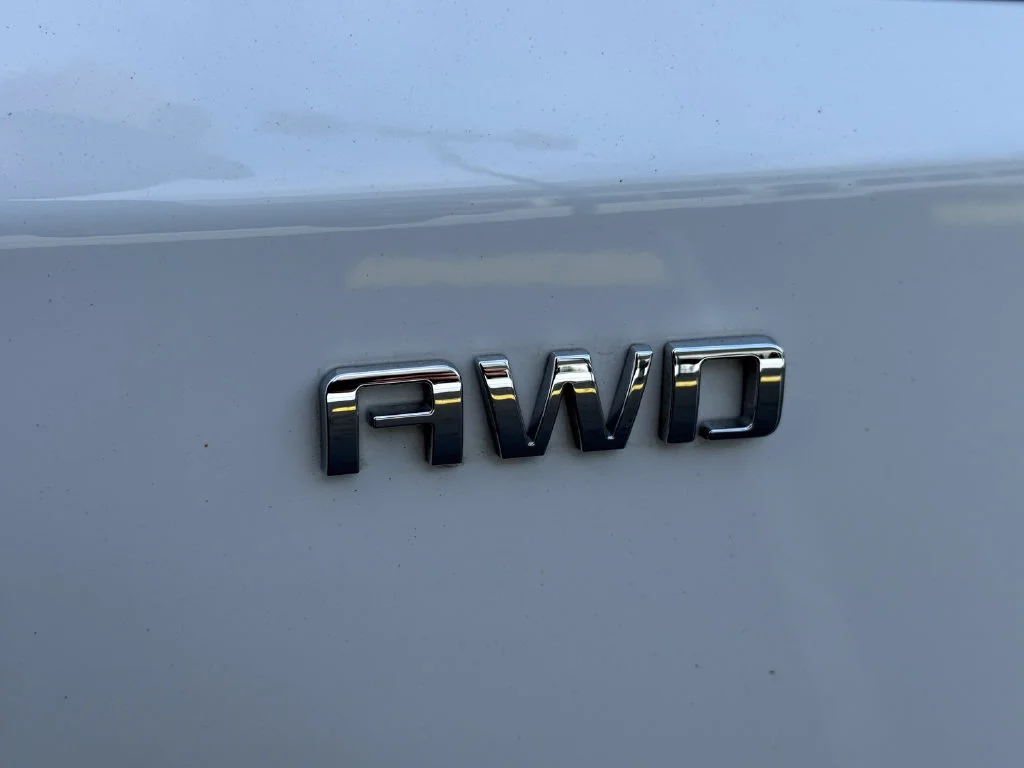Used 2024 White Chevrolet LT image 14