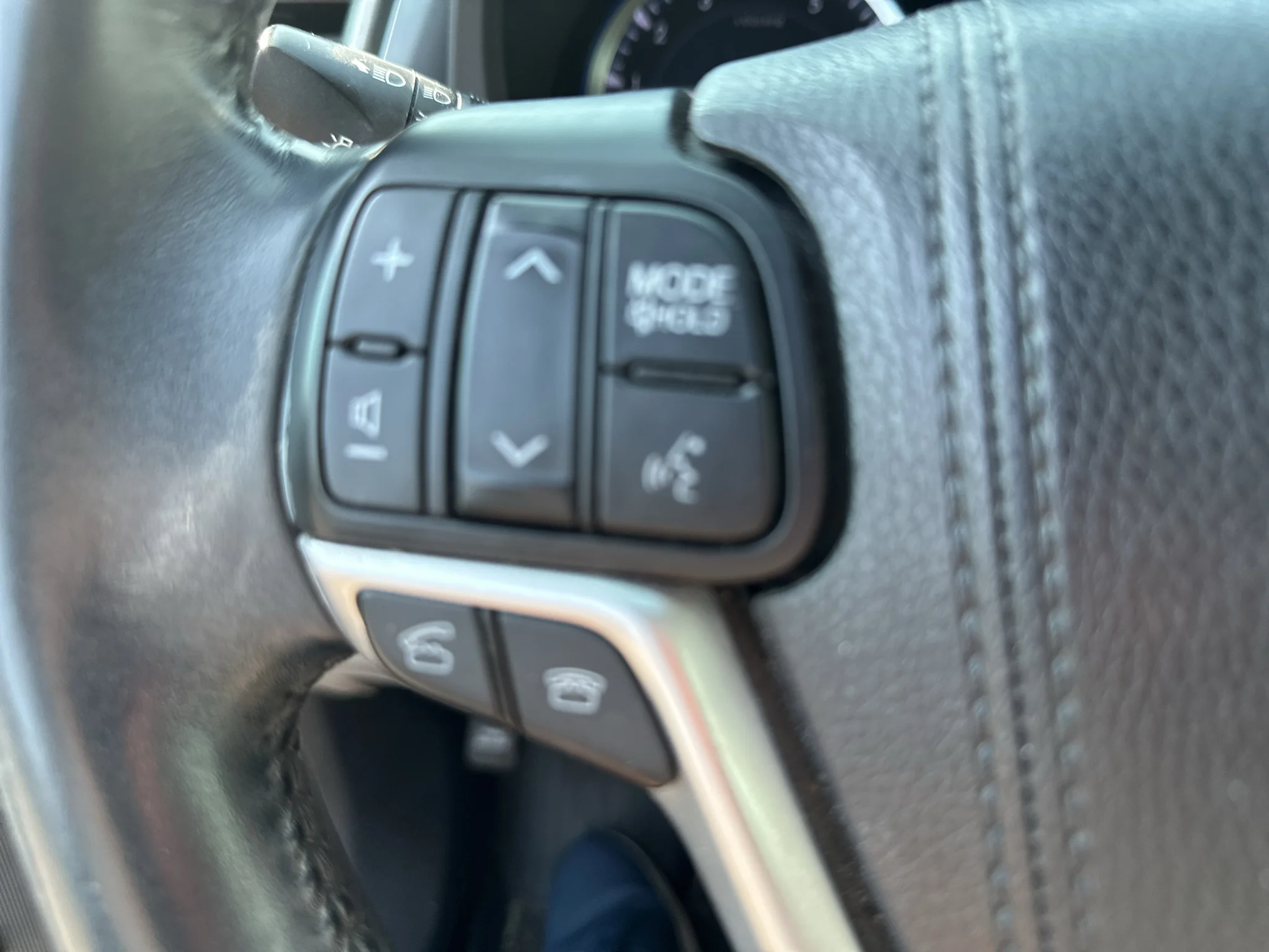 Used 2016 Predawn Gray Mica Toyota Limited image 5