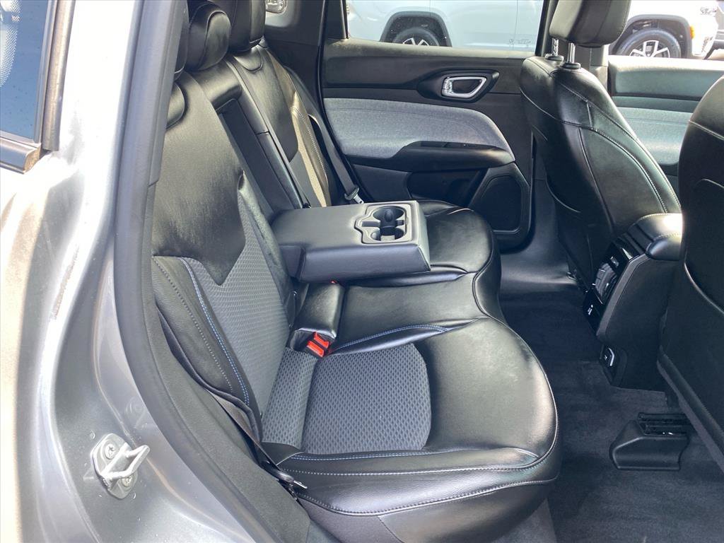 Used 2023 Billet Silver Metallic Clearcoat Jeep Latitude image 25