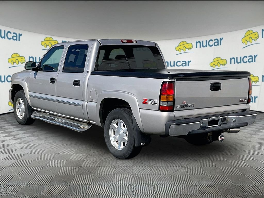 Used 2005 Silver Birch Metallic GMC SLE image 4