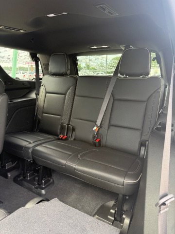Used 2021 Iridescent Pearl Tricoat Chevrolet Premier image 15
