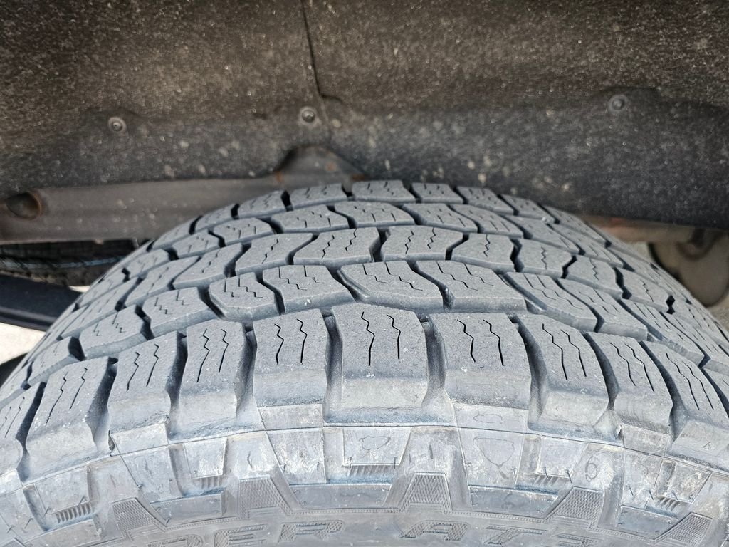 Used 2019 Black GMC SLE image 18