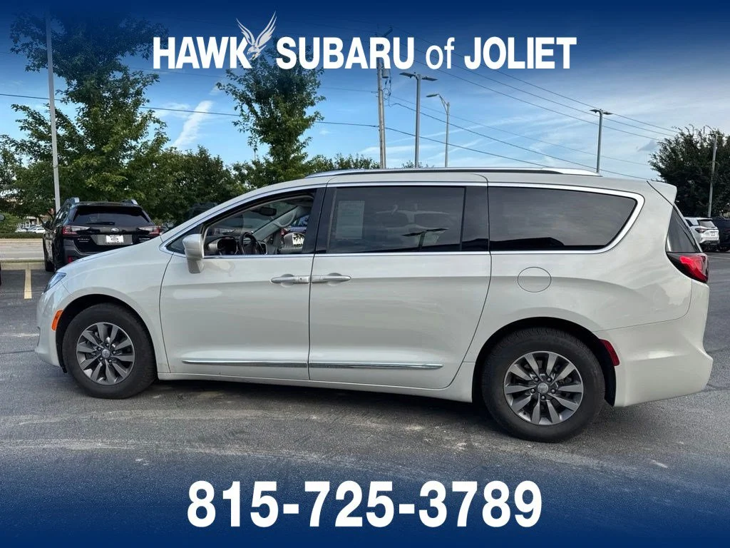 Used 2019 Luxury White Pearlcoat Chrysler Touring L Plus image 1