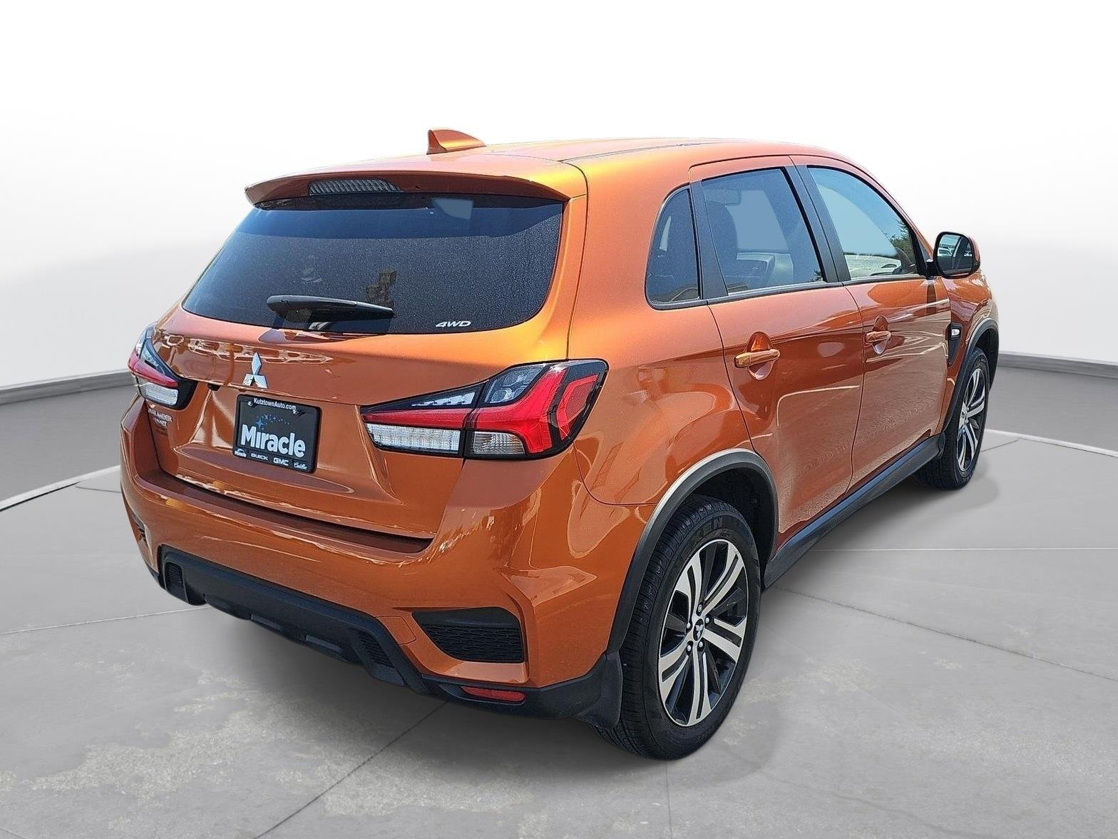 Used 2025 Sunshine Orange Metallic Mitsubishi ES image 6