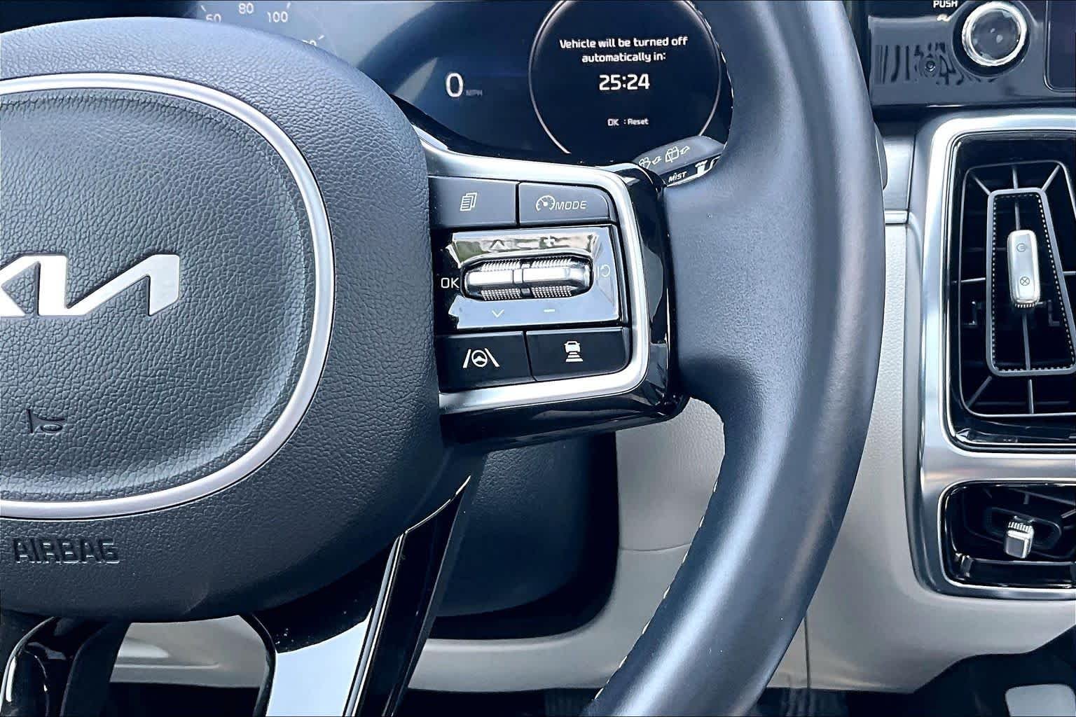 Used 2023 Glacial White Pearl Kia SX image 25
