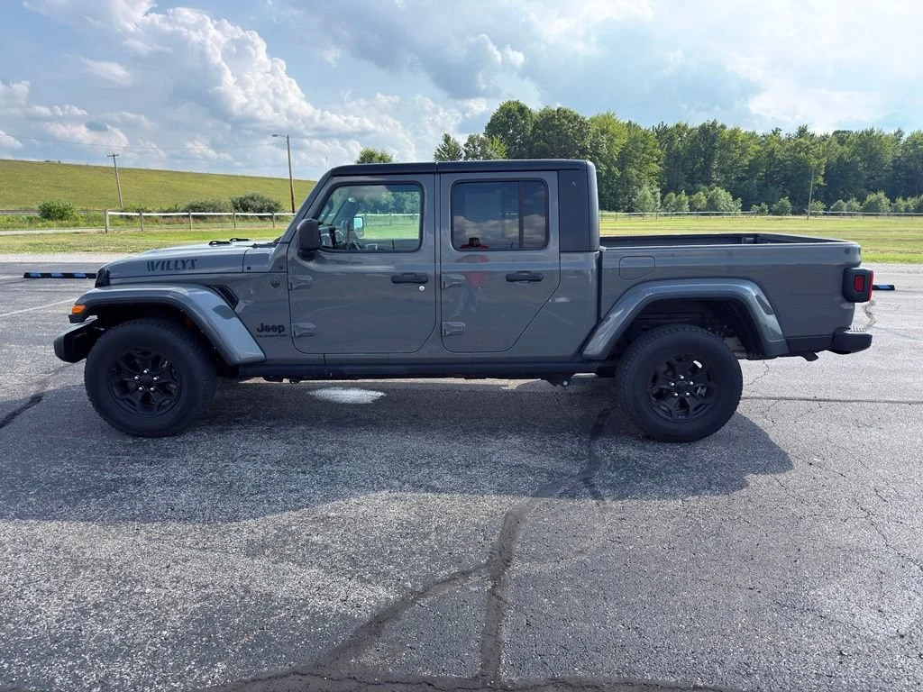 Used 2022 Gray Jeep Willys image 17