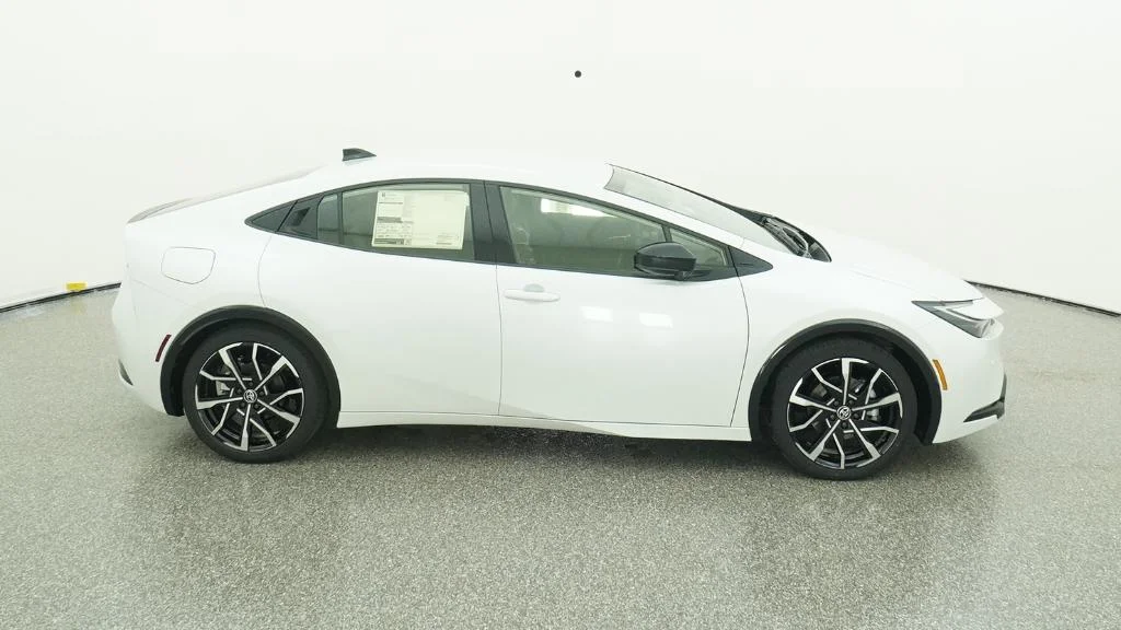 New 2026 Wind Chill Pearl Toyota XSE image 14