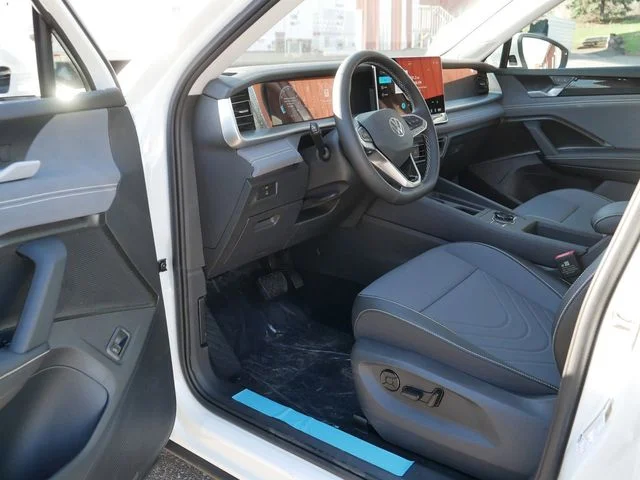New 2026 White/off-white Volkswagen 2.0T SE image 7