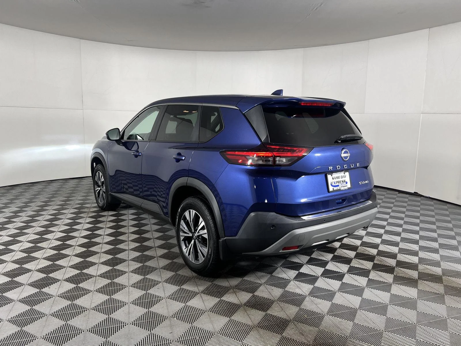 Used 2022 Caspian Blue Metallic Nissan SV image 6