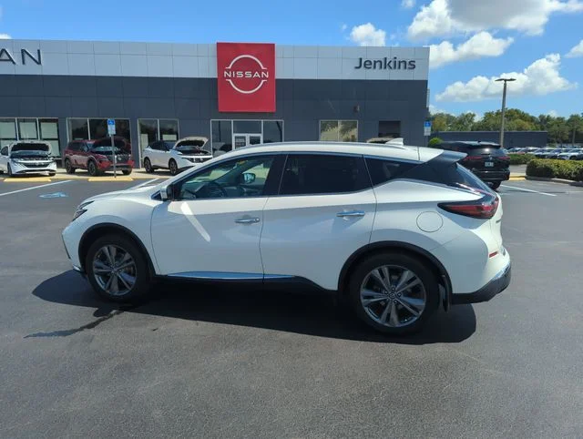 Used 2019 White Nissan Platinum image 10