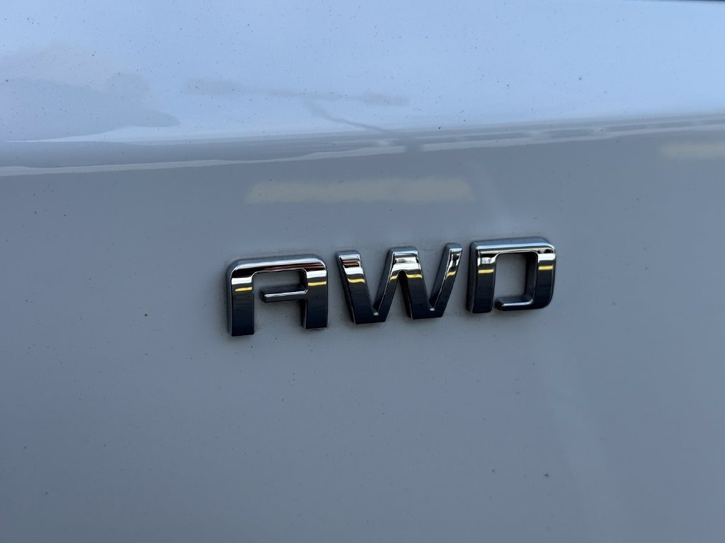 Used 2024 White Chevrolet LT image 14