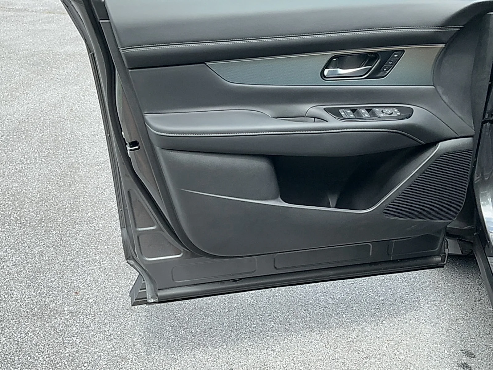 New 2026 Gun Metallic Nissan SL image 6