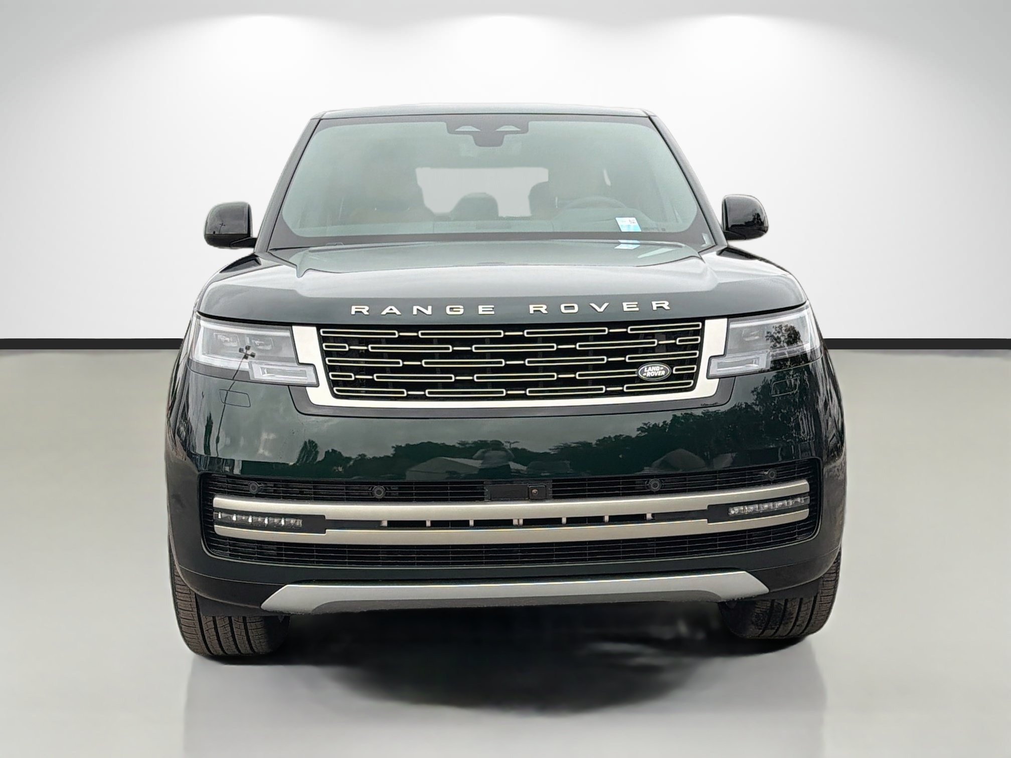 New 2027 British Racing Green LAND ROVER SE image 8