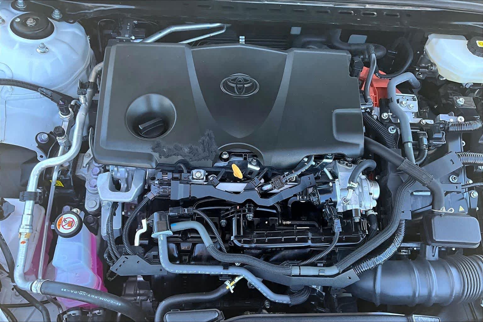 Certified Used 2025 Wind Chill Pearl Toyota XLE image 32