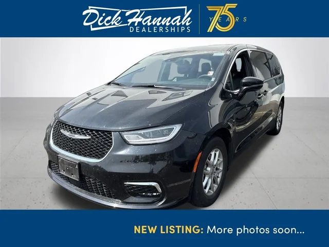2025 Chrysler Pacifica Select
