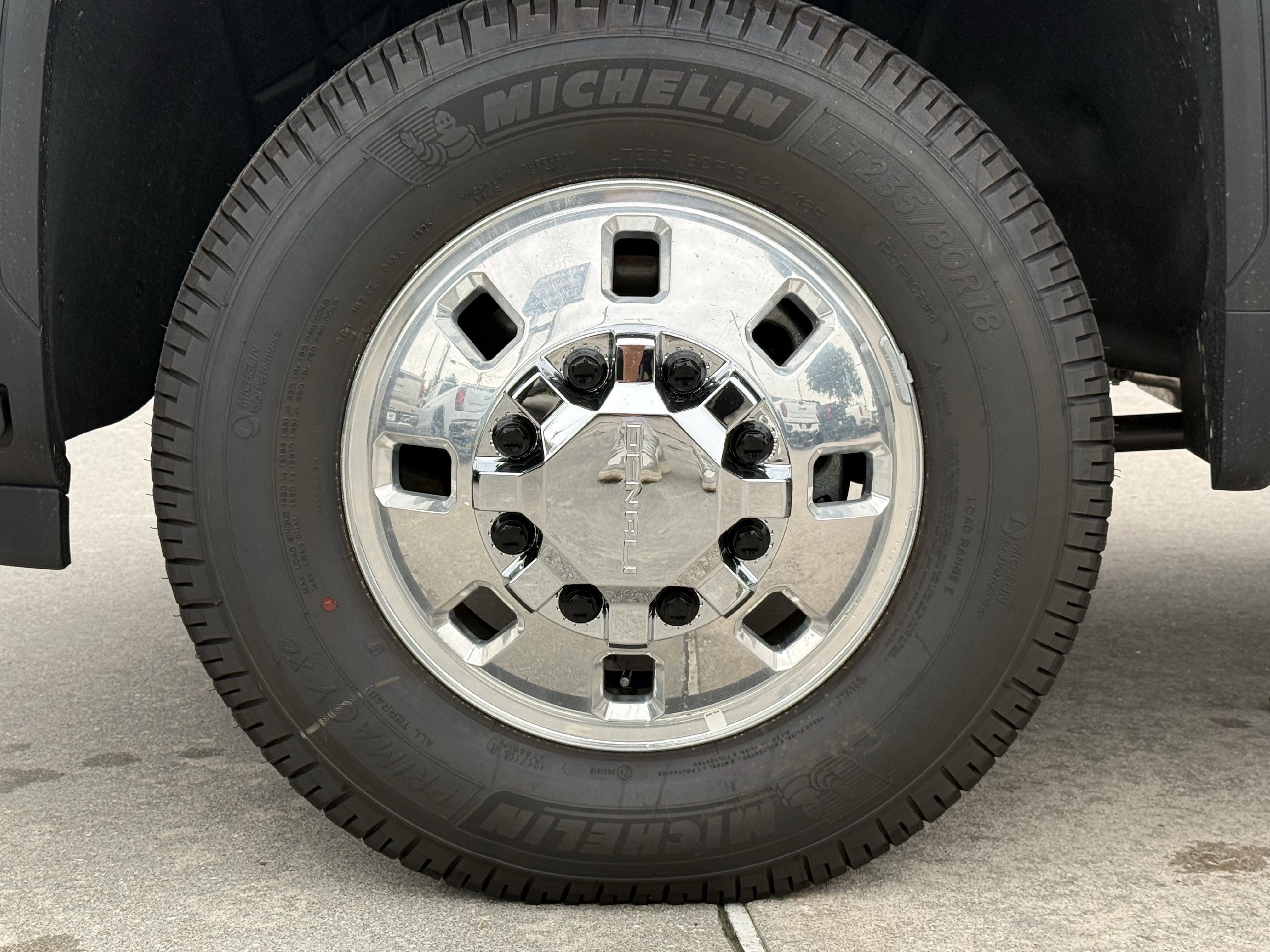 New 2026 Glacier White Tricoat GMC Denali Ultimate DRW image 8