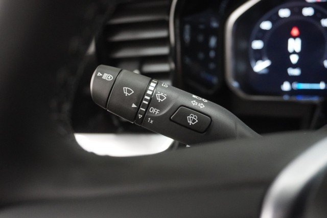 New 2026 Summit White GMC SLE image 23