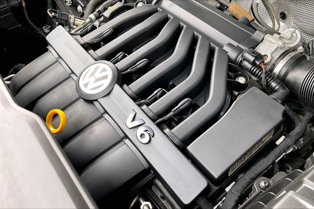 Used 2023 Black Volkswagen 3.6L V6 SEL R-Line image 36