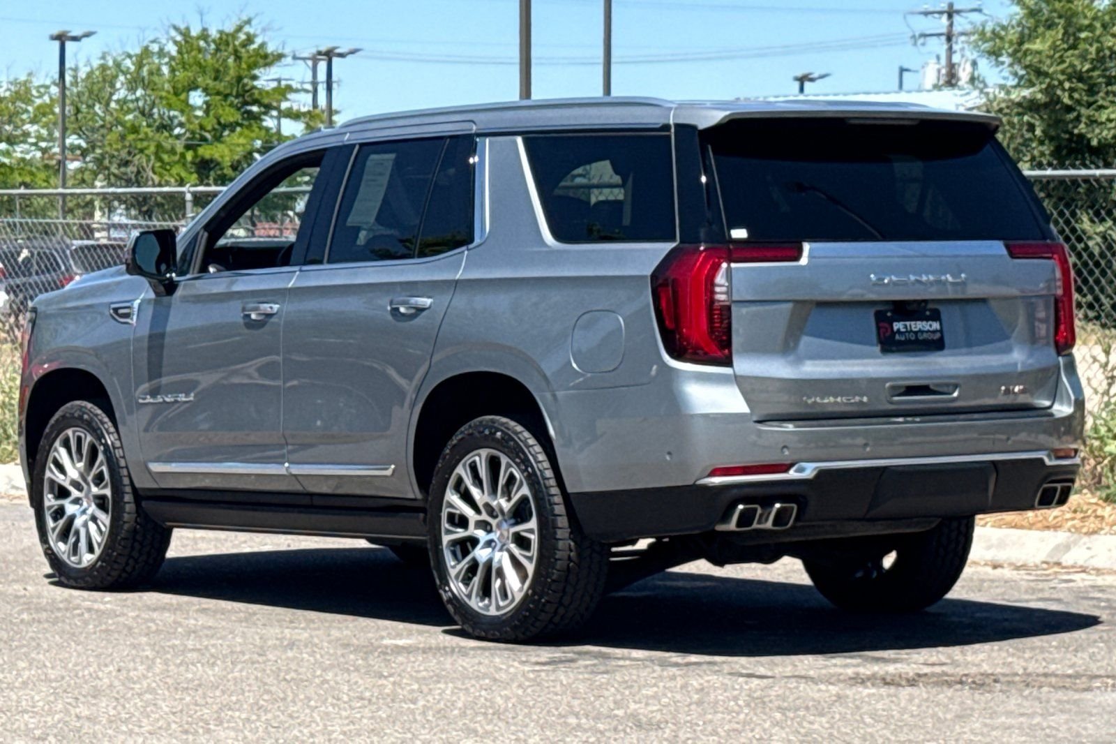 Used 2025  GMC Denali image 6