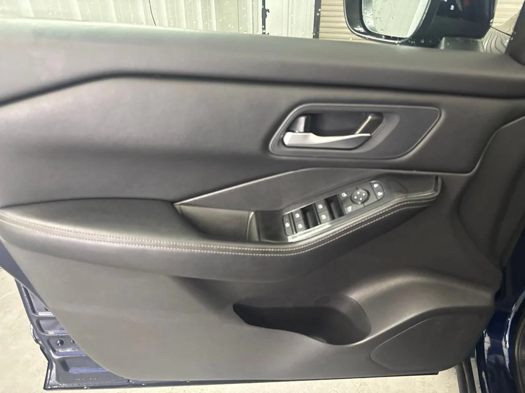 Used 2024 Deep Ocean Blue Pearl Nissan SV image 8