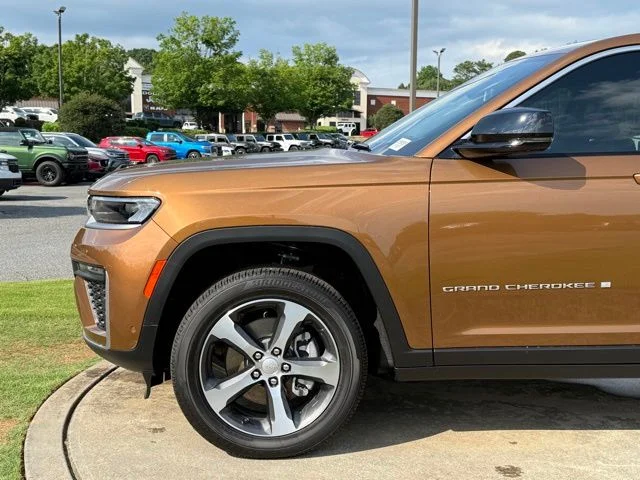 New 2026 Copper Shino Metallic Clearcoat Jeep Limited image 12