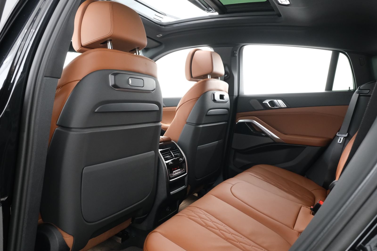 New 2027 Black Sapphire Metallic BMW xDrive40i image 55