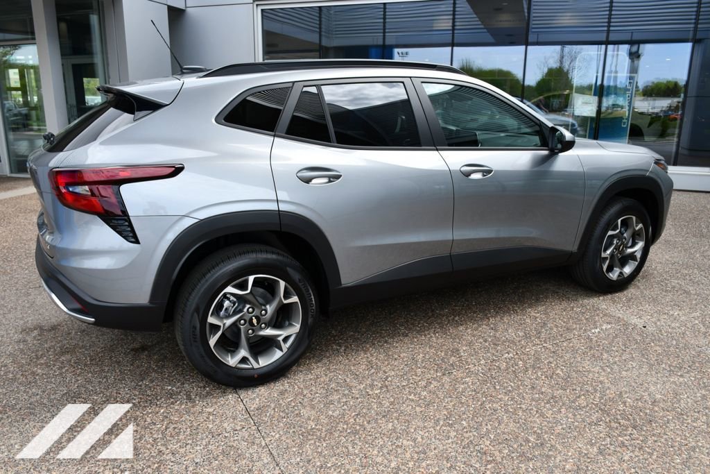 2026 Chevrolet Trax LT - Photo 8