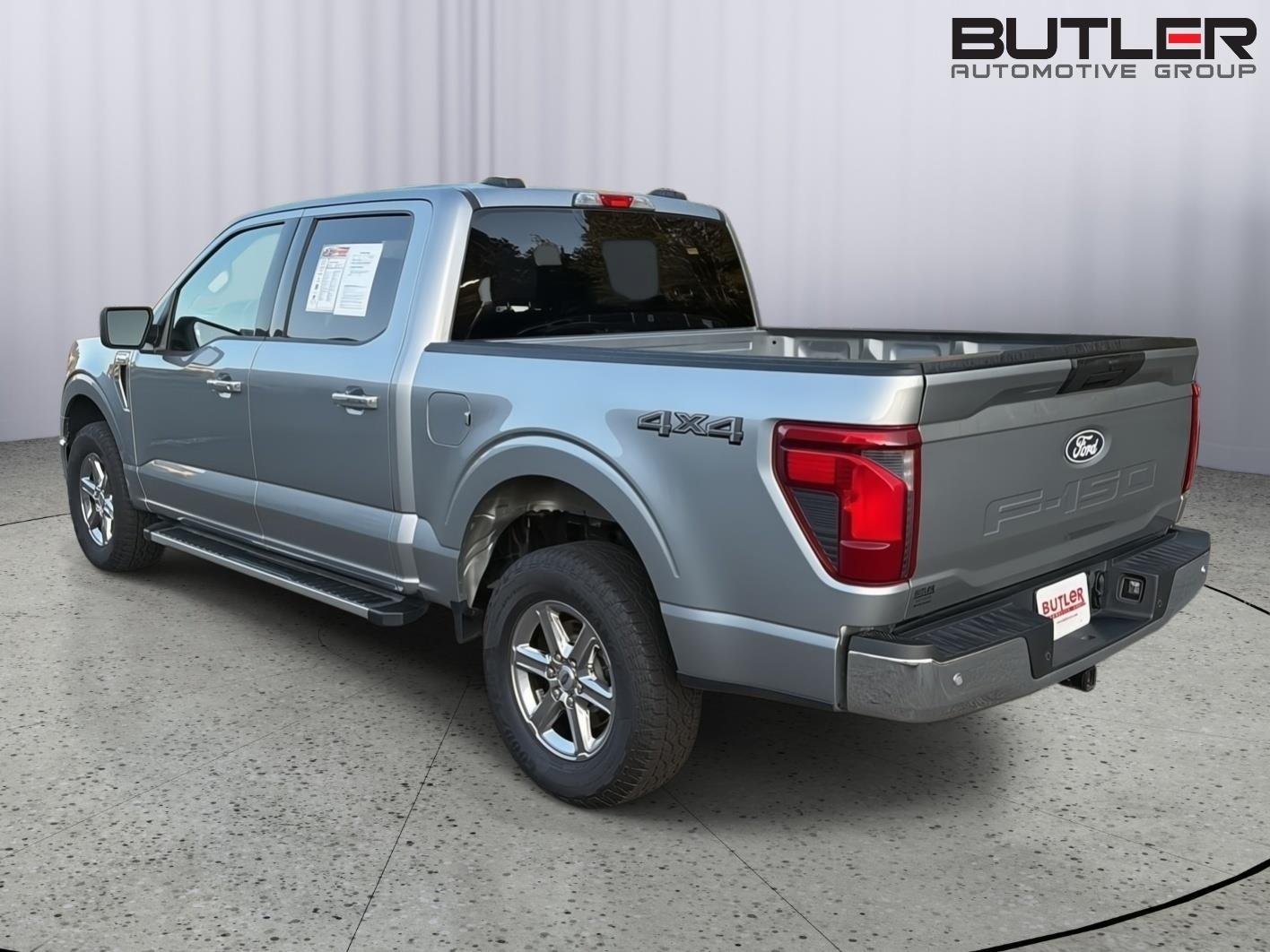 Used 2025 Iconic Silver Ford XLT image 4