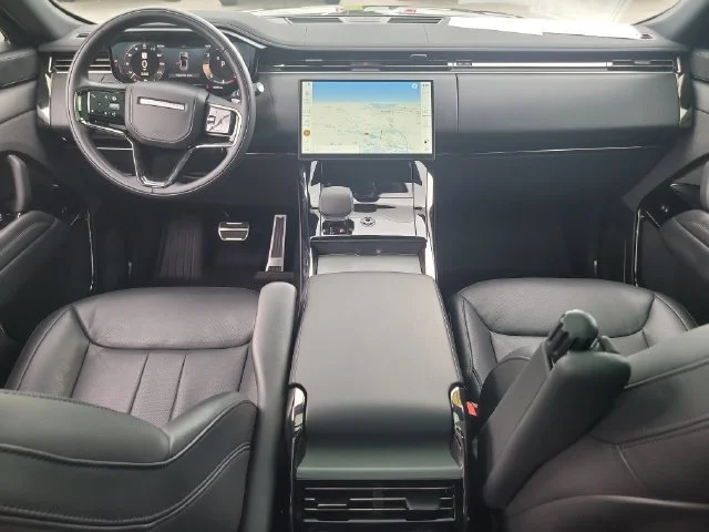Used 2025 Black Land Rover Dynamic SE image 15