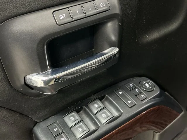 Used 2018 Black GMC SLT image 21