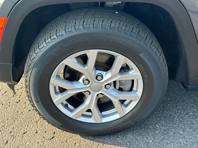 Certified Used 2022 Gray Jeep Limited image 10
