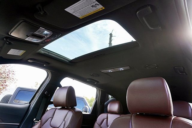 Used 2023 Black Kia EX image 16