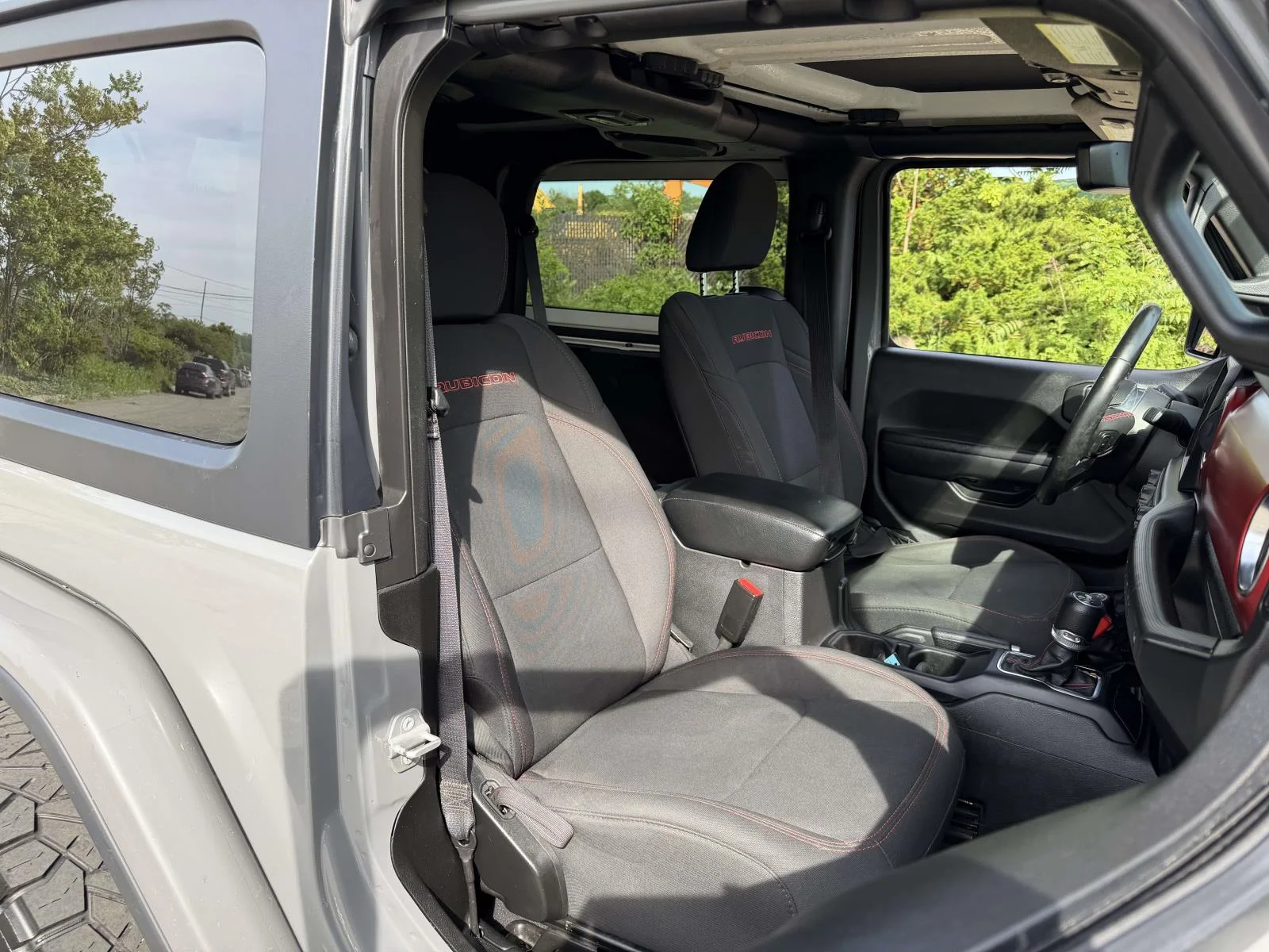 Used 2022 Gray Jeep Rubicon image 7