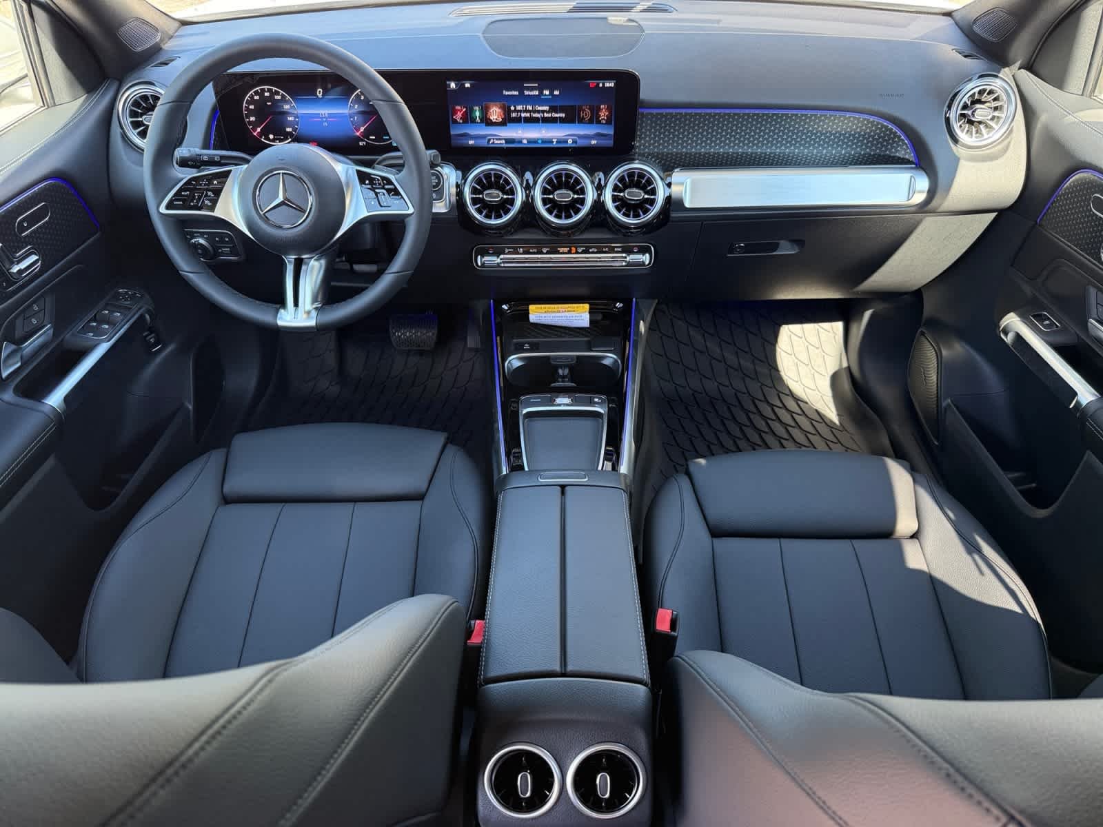 New 2026 Polar White Mercedes-Benz GLB 250 image 12