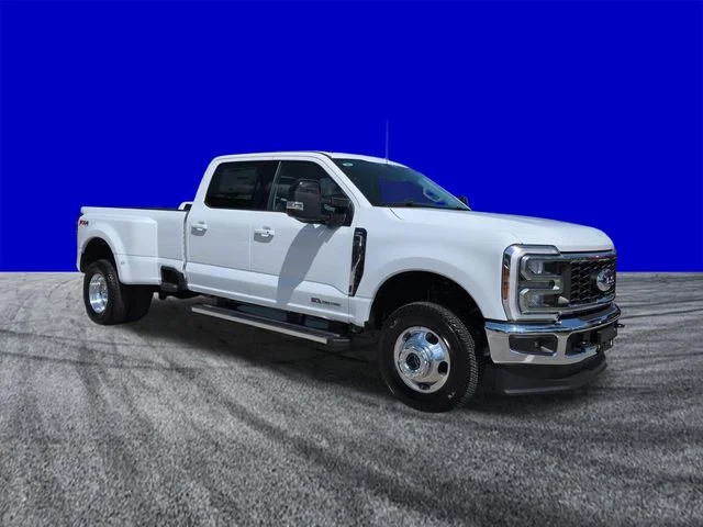 New 2026 Oxford White Ford F-350® Lariat® image 2