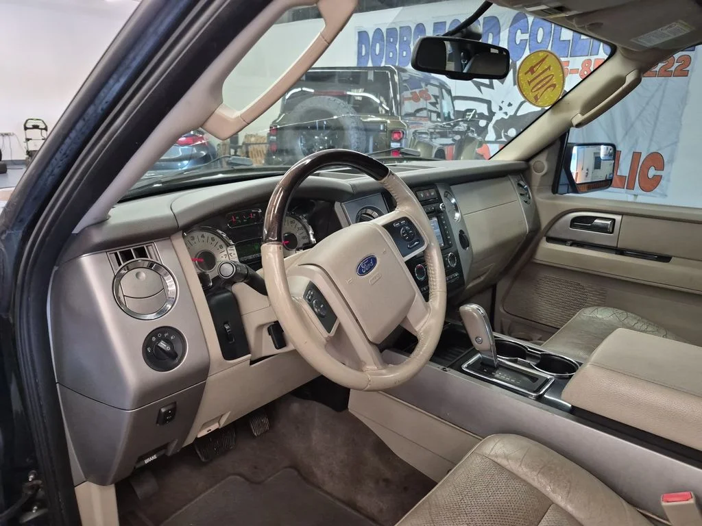 Used 2014 Tuxedo Black Metallic Ford Limited image 12