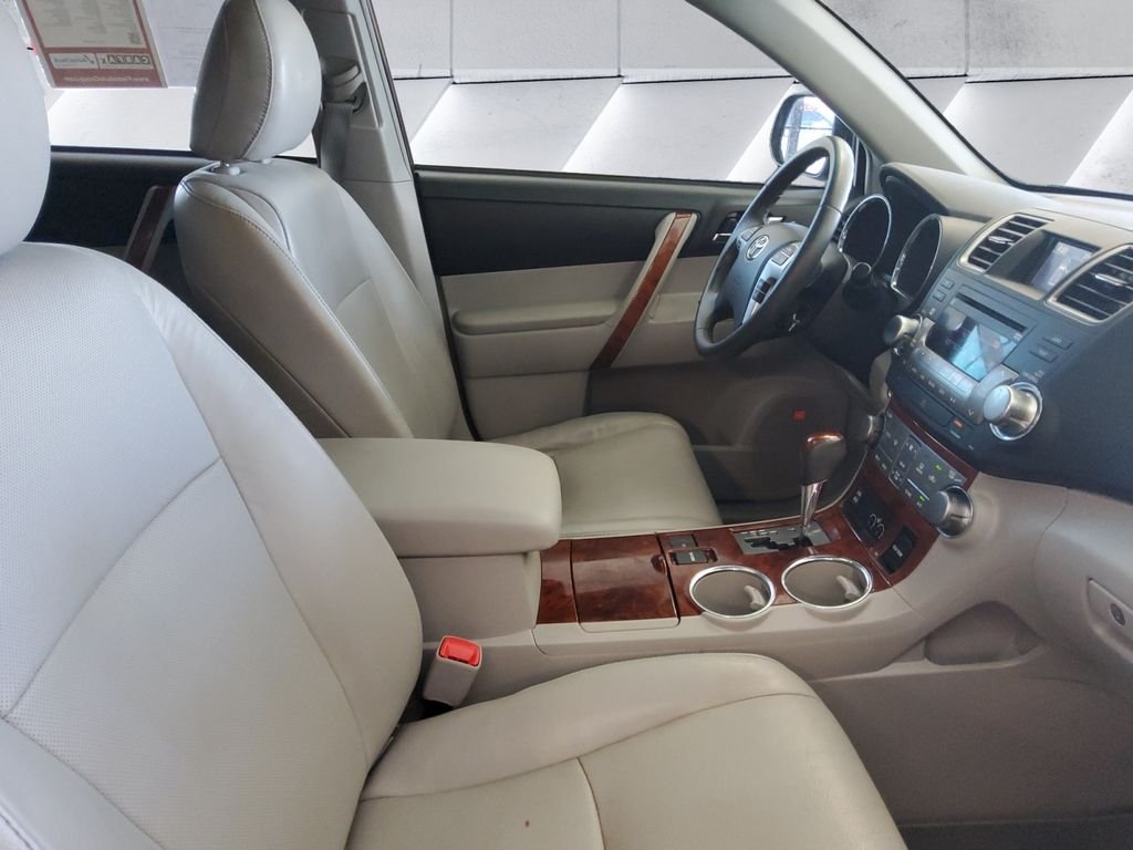 Used 2012 Red Toyota Limited image 13