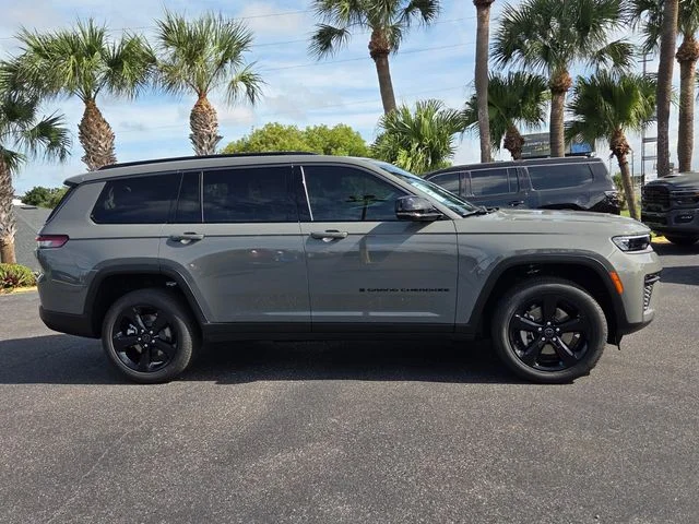 New 2027 Sting-Gray Clearcoat Jeep Limited image 9