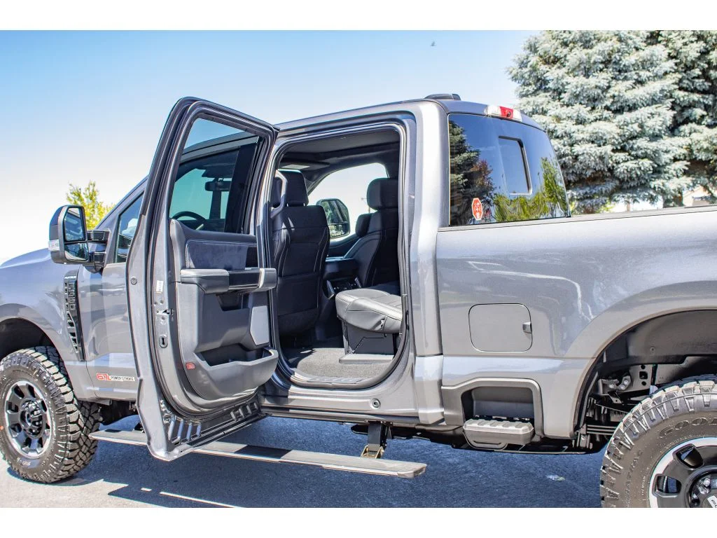 New 2026 Carbonized Gray Metallic Ford Platinum image 17