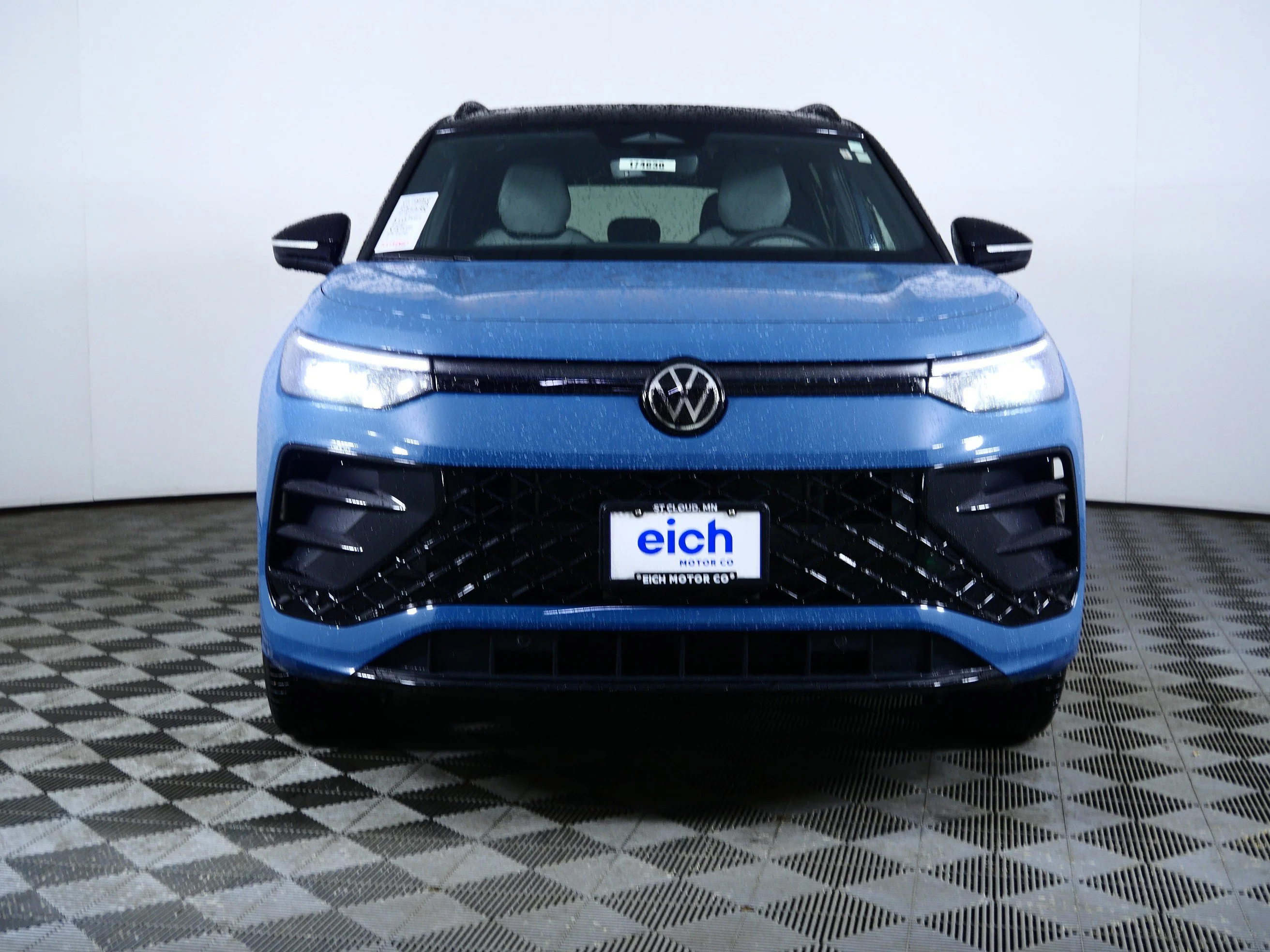 New 2026 Monterey Blue w/Deep Black Roof Volkswagen SE R-Line Black image 2