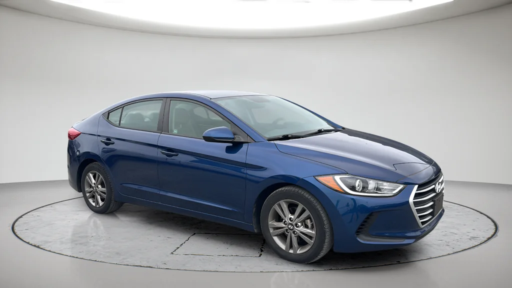 Used 2018 Blue Hyundai SEL image 2