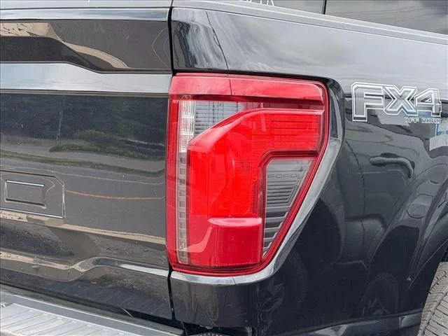 Used 2024 Black Ford XLT image 12