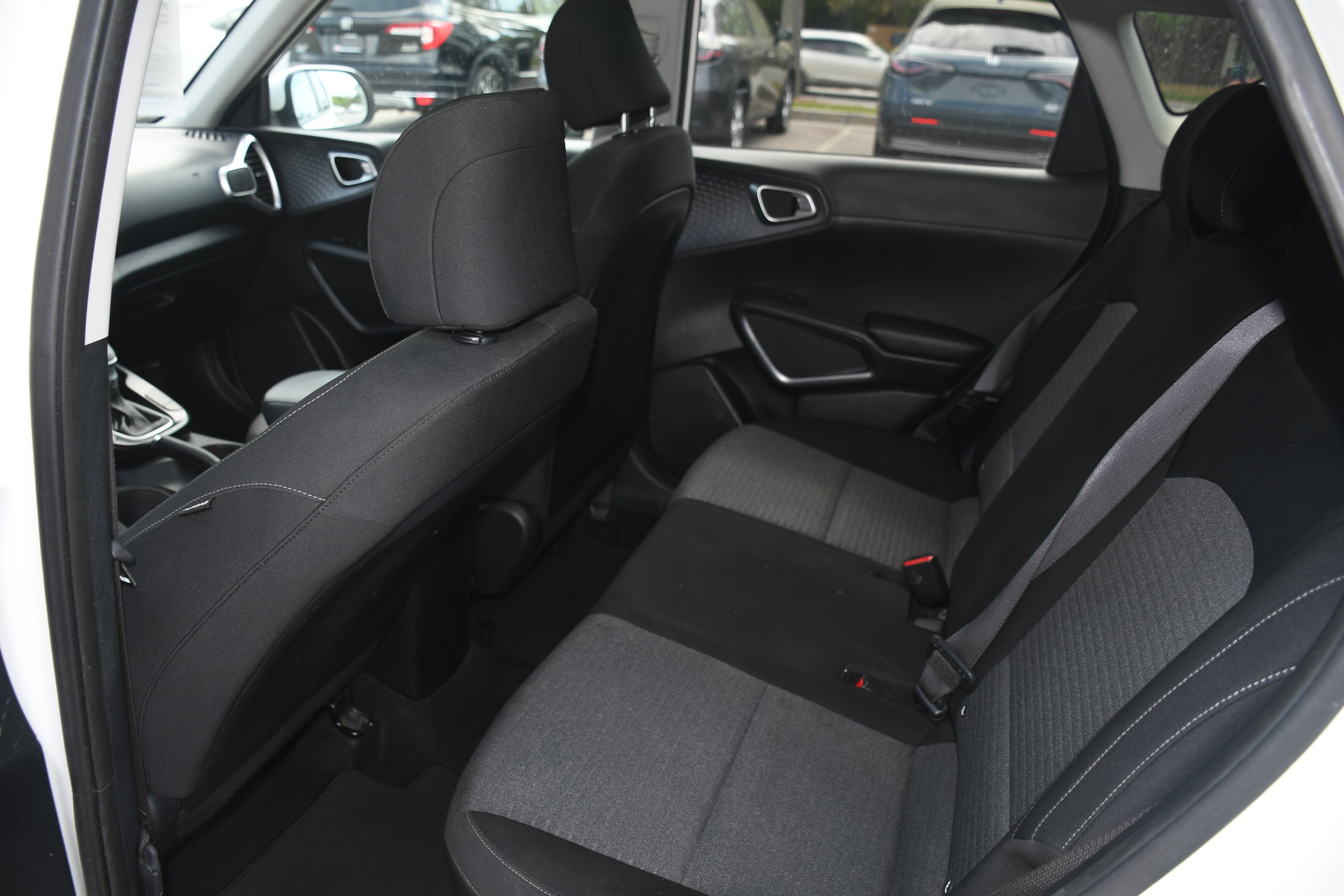 Used 2021 White Kia S image 13