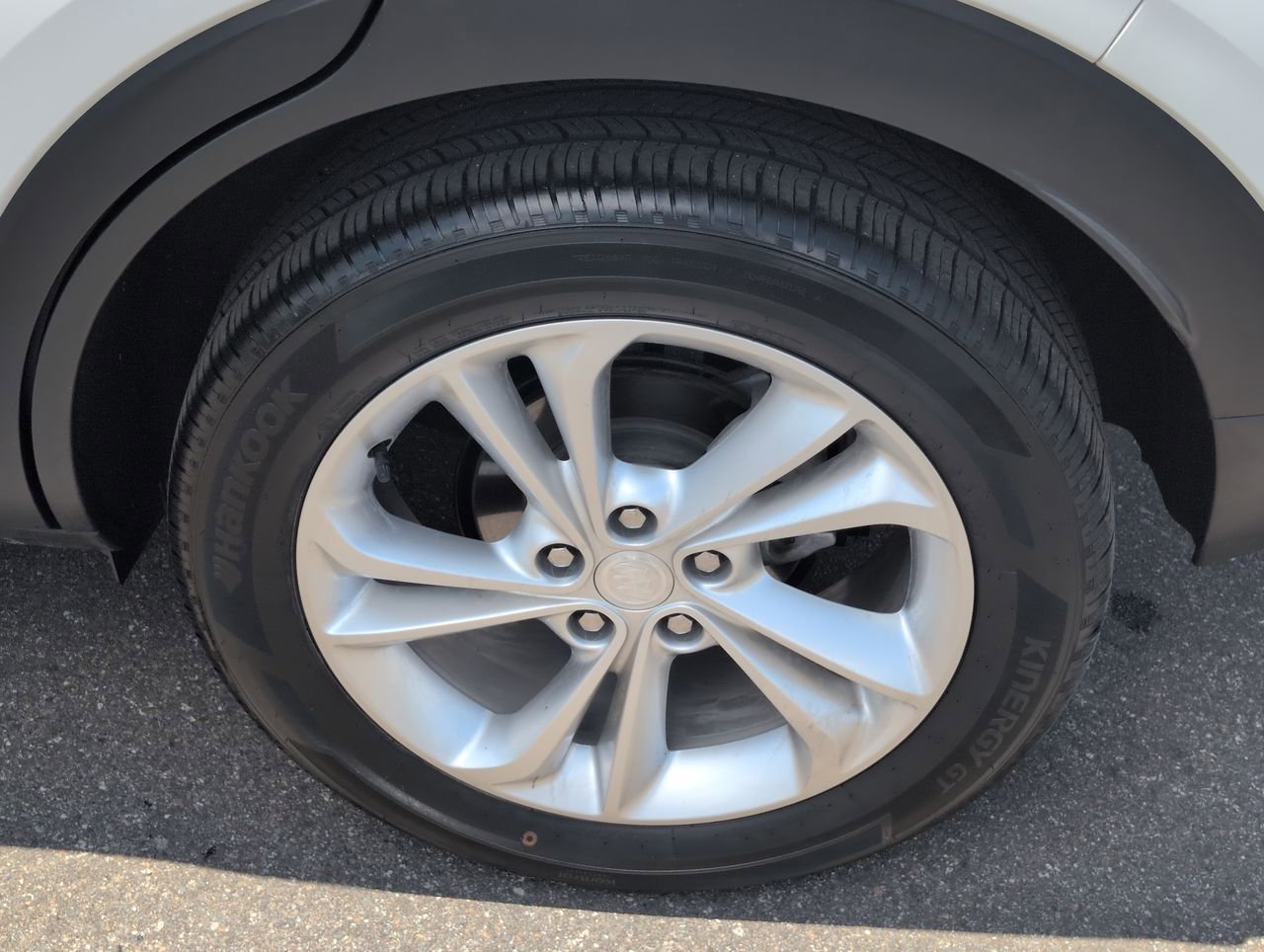 Used 2023 Summit White Buick Preferred image 30